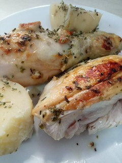 Una foto de Pollo al limón en olla essen 😋