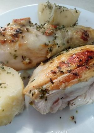 Una foto de Pollo al limón en olla essen 😋