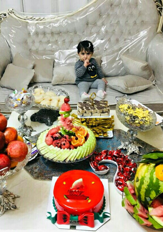 عکسی از دستور تزیین میز یلدا