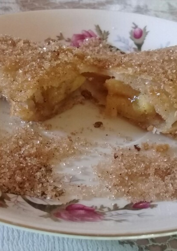 Una foto de Empanaditas fritas de manzana 🍎🥟