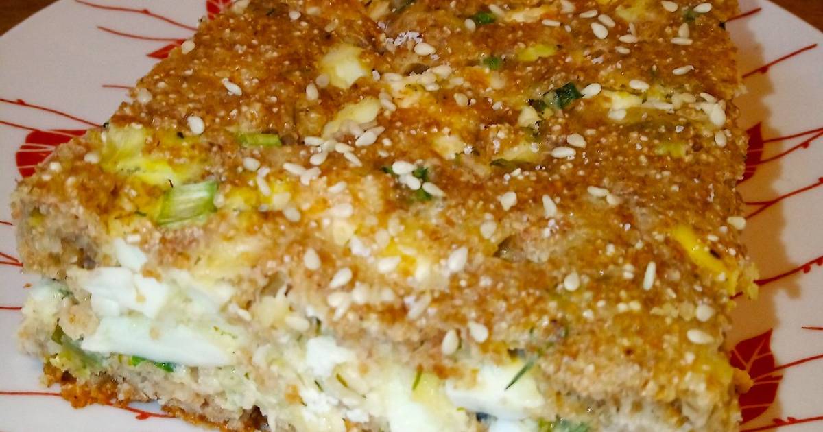 Пирог с зеленым луком яйцом и брынзой