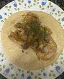 607. Contramuslos de pollo con salsa de plátano (principal carne)