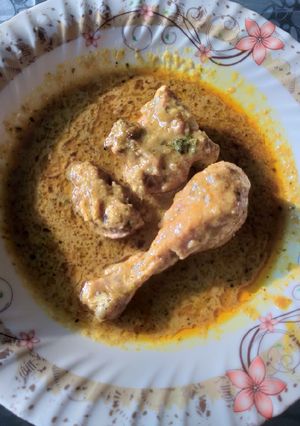 A picture of Chicken mint kaju korma.