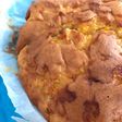 Torta di mele con marmellata versata