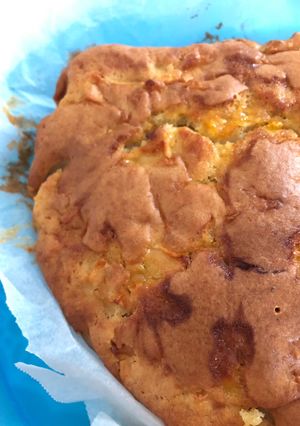 Foto di Torta di mele con marmellata versata