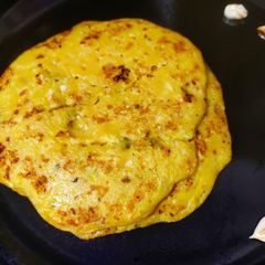 A picture of Cabbage pancake.
