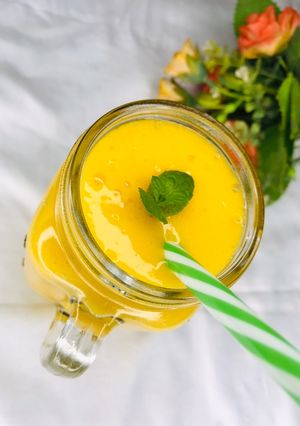 A picture of Peach and mango juice.