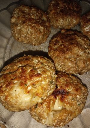Una foto de Bolitas de coliflor rellenas con queso