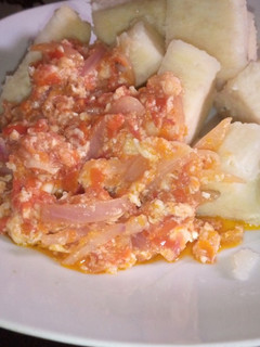Boiled yam and egg sauce ainihin hoton girkin