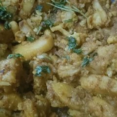 A picture of Ghobhi aloo.