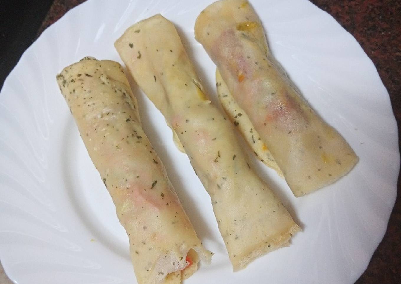 Crepes rellenos de salchicha y verdura