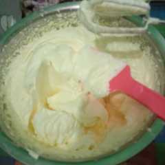 รูปของ Butter cream lembut, kokoh dan enggak ngendal