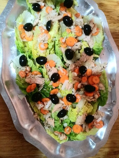 Una foto de Cogollos con bonito y zanahorias