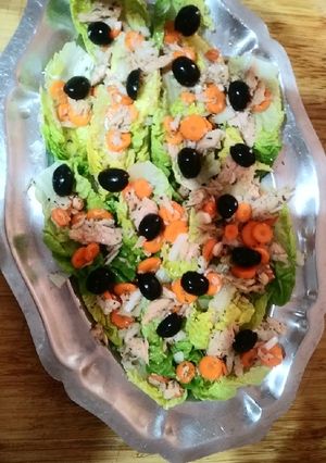 Una foto de Cogollos con bonito y zanahorias