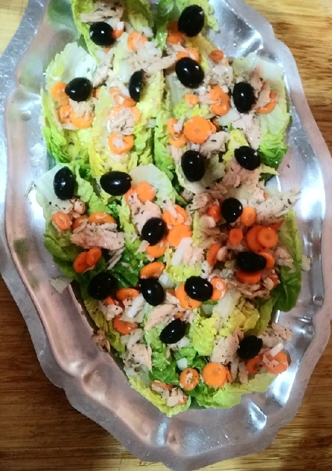 Una foto de Cogollos con bonito y zanahorias
