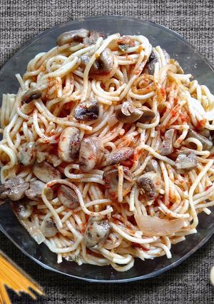 A picture of Garlic Mushroom Spaghetti.