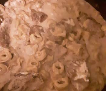 Easy Recipe Creamy Steak and Tortellini with Goat Cheese Yummy