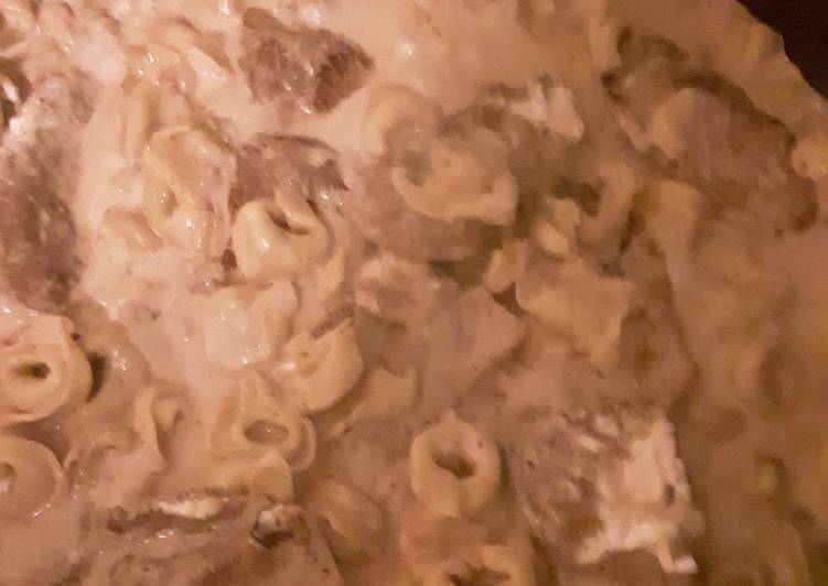 Recipe of Homemade Creamy Steak and Tortellini with Goat Cheese