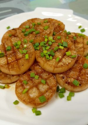รูปของ Grilled Daikon Ponzu sauce (หัวไชเท้ากริลเนยใส่พอนซุ)