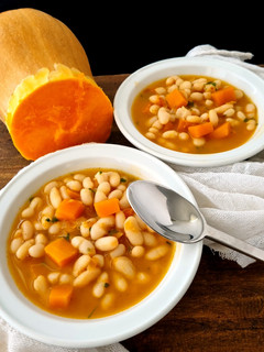 Una foto de Judías blancas con calabaza