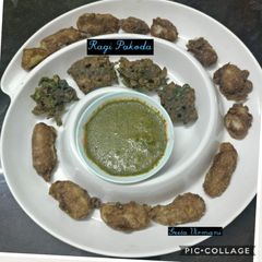 A picture of Ragi pakoda... Made up of Ragi and rice flour.