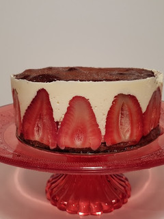 Una foto de Tarta Fraisier con migas de chocolate!!! (mi versión)