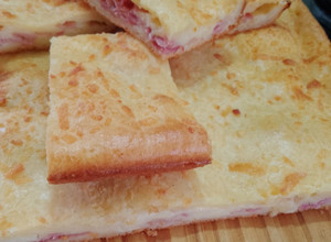 Una foto de Torta de fiambre con masa licuada