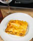 Lasaña en salsa boloñesa