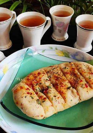 গার্লিক ব্রেড(garlic bread no oven cooking recipe in Bengali) রেসিপির প্রধান ছবি