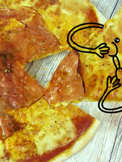 Una foto de Masa de pizza fina sin levadura y sin reposo muy fácil (aromatizada) + trucos