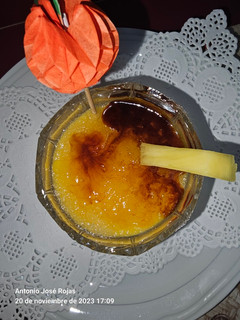 Una foto de Natillas de piña 🍍 natural y mandarina