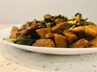 Three Cup Chicken (三杯鸡)