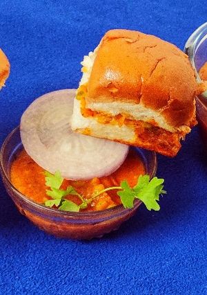 A picture of Mumbai Style Pav Bhaji.