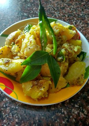 A picture of Curry leaves potato.