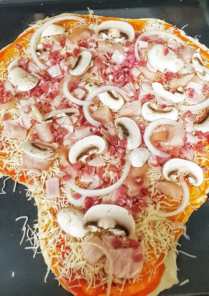 Una foto de 🍕 Pizza casera con masa hecha a mano 👌