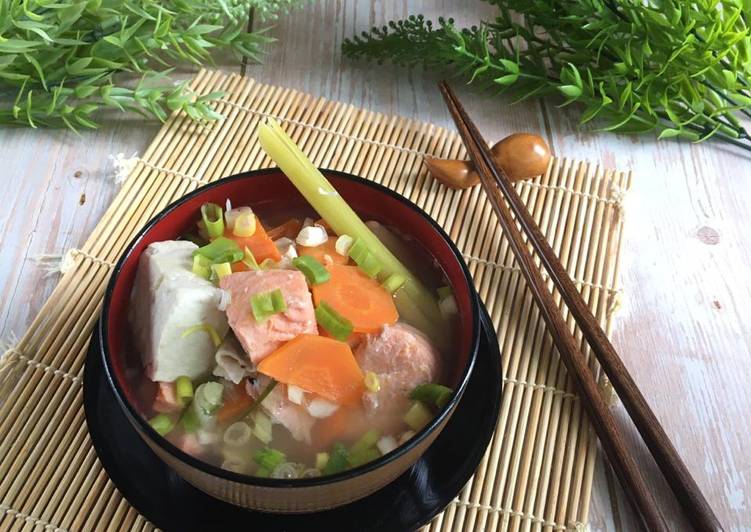 Langkah Mudah untuk Menyiapkan Sup Ikan Salmon ala Sushi Tei, Lezat
