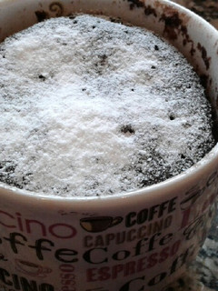 Una foto de Mug cake de chocolate. Tortita en microondas en 3 minutos