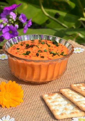 Una foto de Muhammara, dip de morrones asados💜