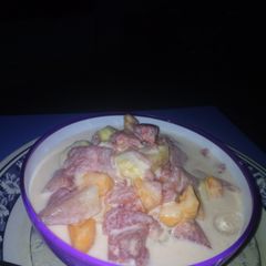 A picture of Milk punch fruits salad.