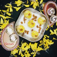 A picture of Coconut Ladoo.