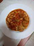 Guiso de judiones con albóndigas de secreto ibérico