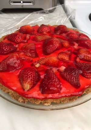 A picture of Brazilian Strawberry Pie.