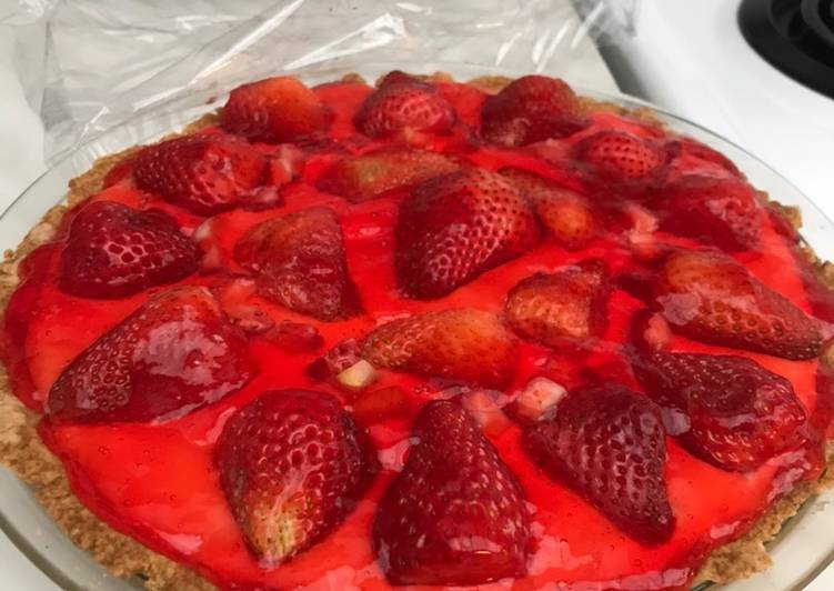 Recipe of Award-winning Brazilian Strawberry Pie