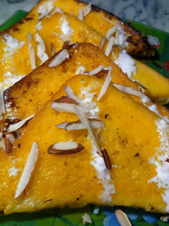 A picture of French Toast.
