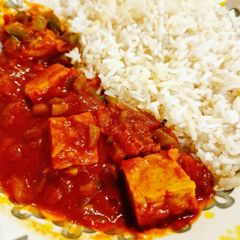 A picture of Tempeh Vindaloo Curry (Vegan).