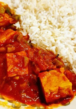 A picture of Tempeh Vindaloo Curry (Vegan).
