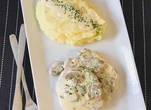O poză a rețetei Cotlet de porc în sos de vin alb.