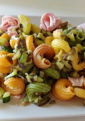 Foto di Amorelli allegri alle verdure miste, con mozzarella e cotto