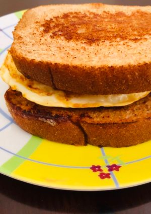 A picture of Half fry Egg Sandwich.