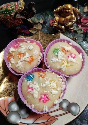 A picture of White chocolate muffins.